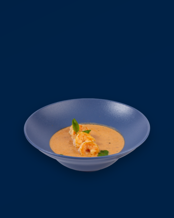 Итальянский суп с креветками, сельдереем и томатами